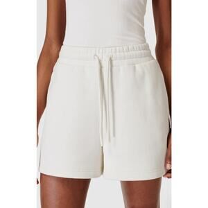 Sweaty Betty The Elevated Short in Lily White Size 6